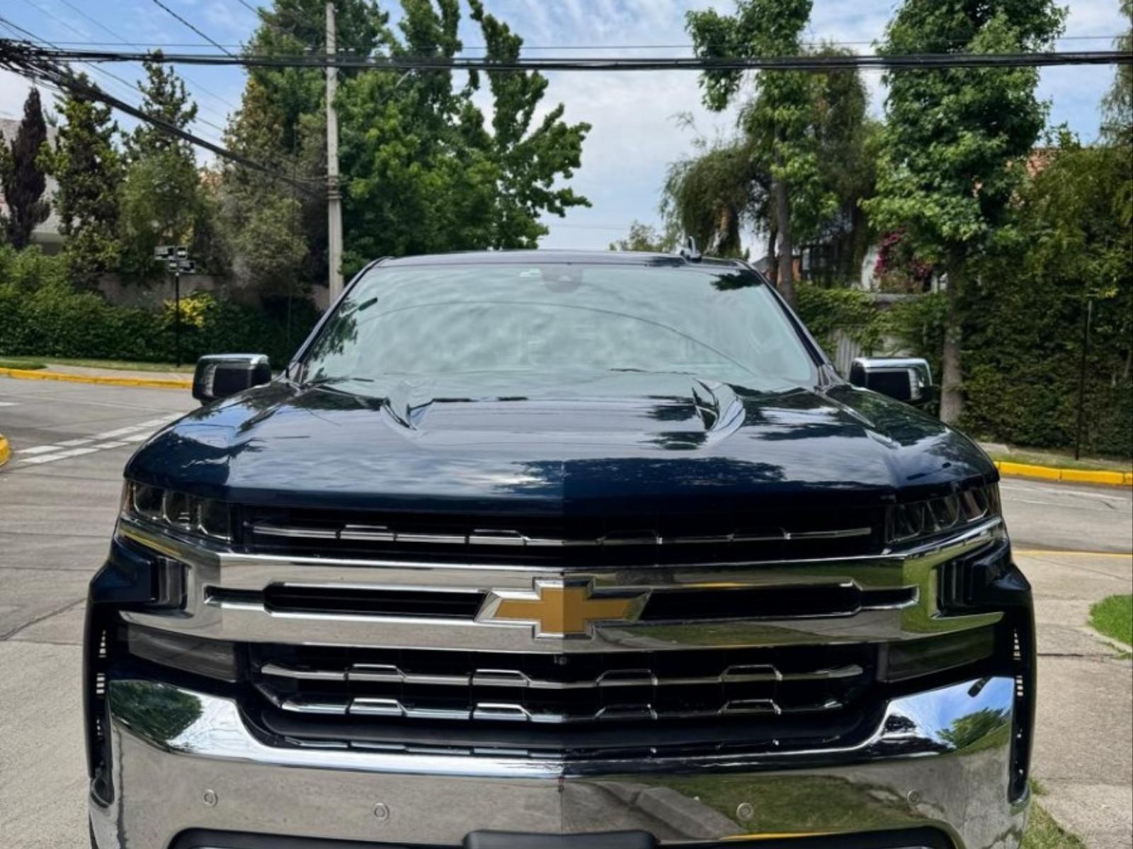 CHEVROLET SILVERADO CC LTZ 5.3L AT 2022 IMPECABLE CAMIONETA - FULL MOTOR