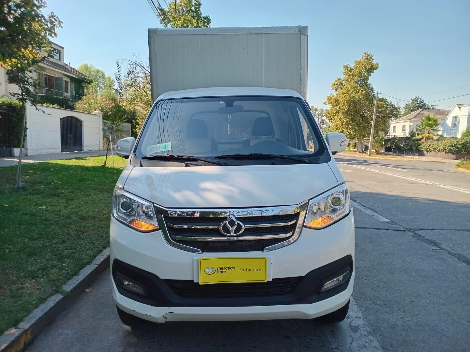 KYC T3 GRAN MAMUT CARGOBOX 1.6 4X2 2025 SEMINUEVO FURGON SOLO 2860 KMS - FULL MOTOR