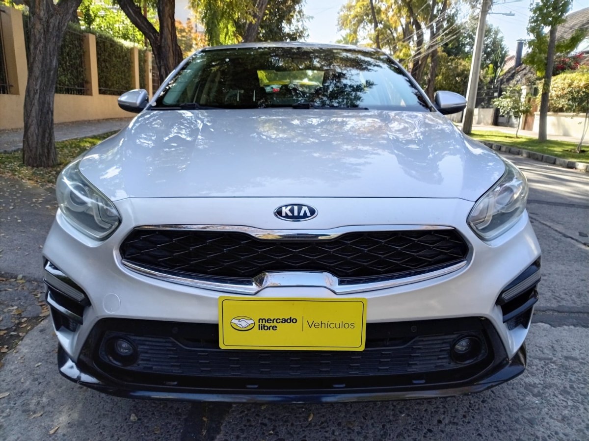KIA CERATO EX 1.6 2019 OPORTUNIDAD SEDAN UNICO DUEÑO - FULL MOTOR