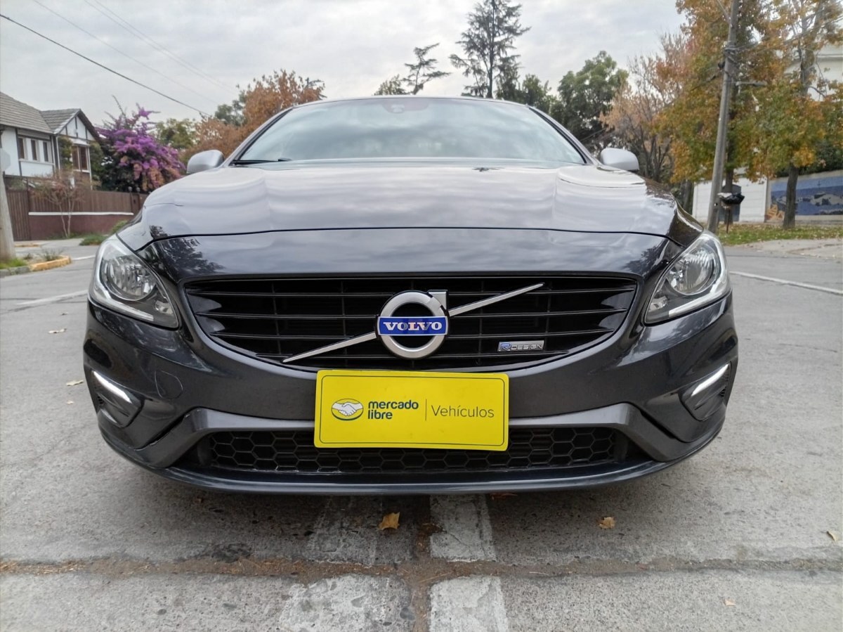 VOLVO S60 2.0 T5 R-Design Auto 2016 IMPECABLE SEDAN FULL EQUIPO - FULL MOTOR