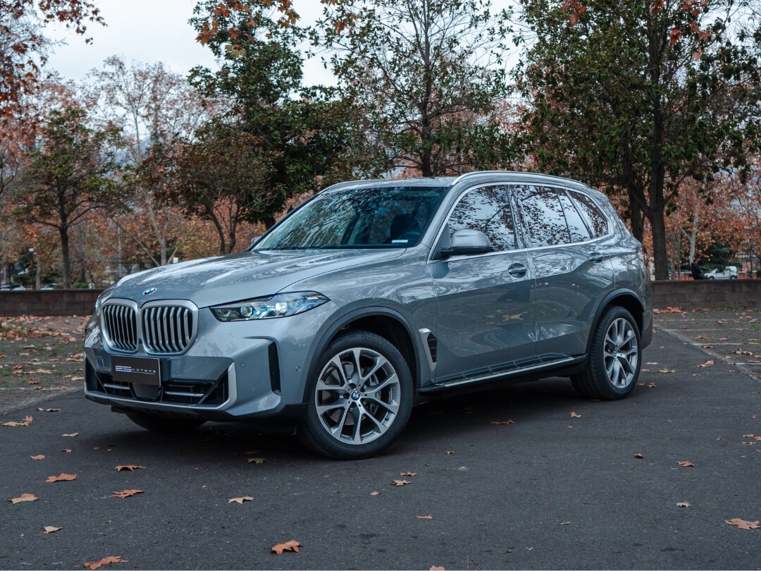 BMW X5 xDrive40i xLine LCI 2024 MANTENIMIENTO EN LA MARCA DOS DUEÑOS 38.000 KM - FULL MOTOR