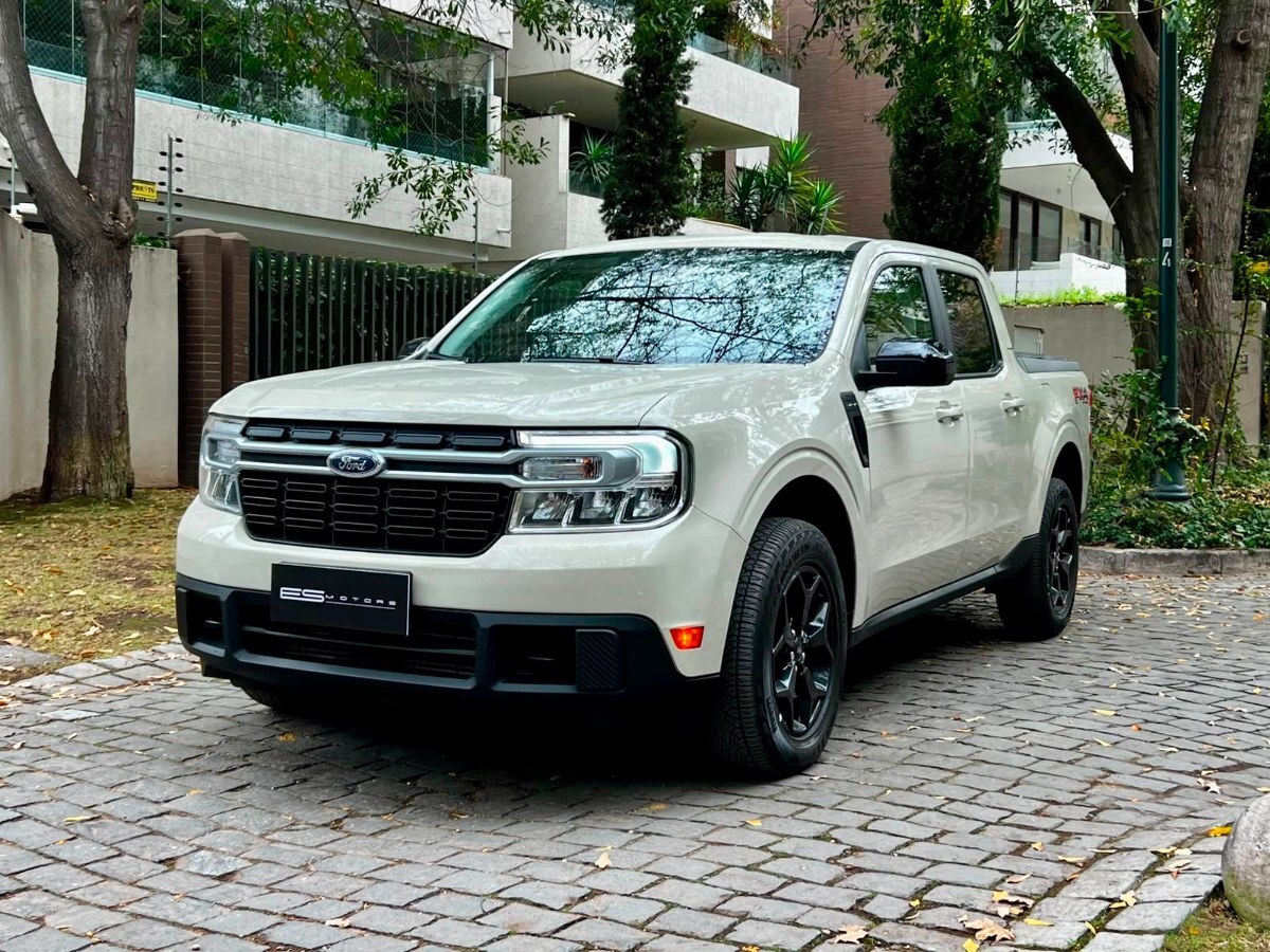 FORD MAVERICK LARIAT 4x4 2025 MANTENIMIENTO EN LA MARCA UN DUEÑO - FULL MOTOR