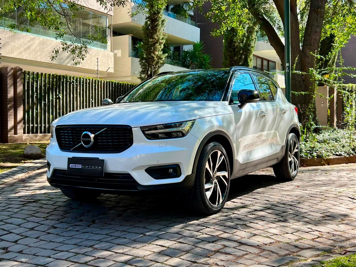 VOLVO XC40 T5 R DESIGN AWD 2020 ÚNICO DUEÑO - FULL MOTOR