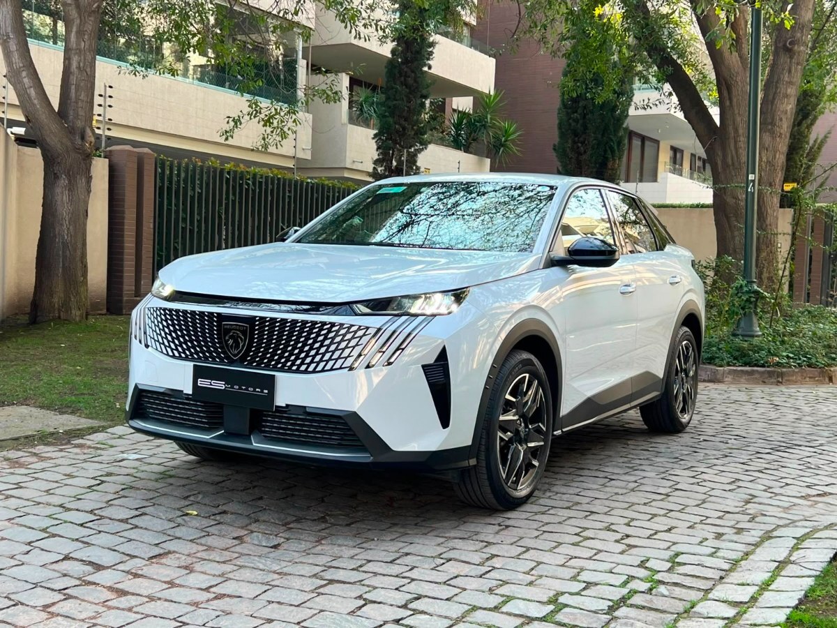 PEUGEOT 3008 ALLURE 1.2 HÍBRIDO 2025 GARANTÍA DE FÁBRICA VIGENTE - FULL MOTOR