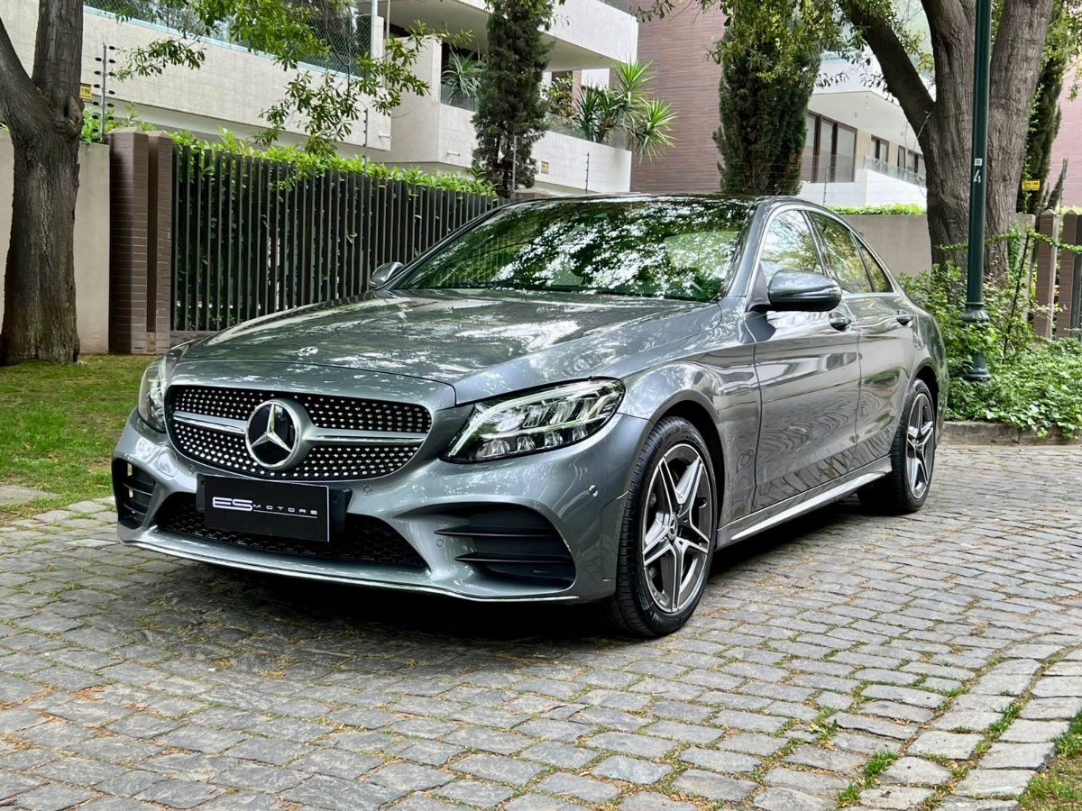 MERCEDES-BENZ C300 2.0 TURBO LOOK AMG 2019 MANTENIMIENTO AL DIA - FULL MOTOR