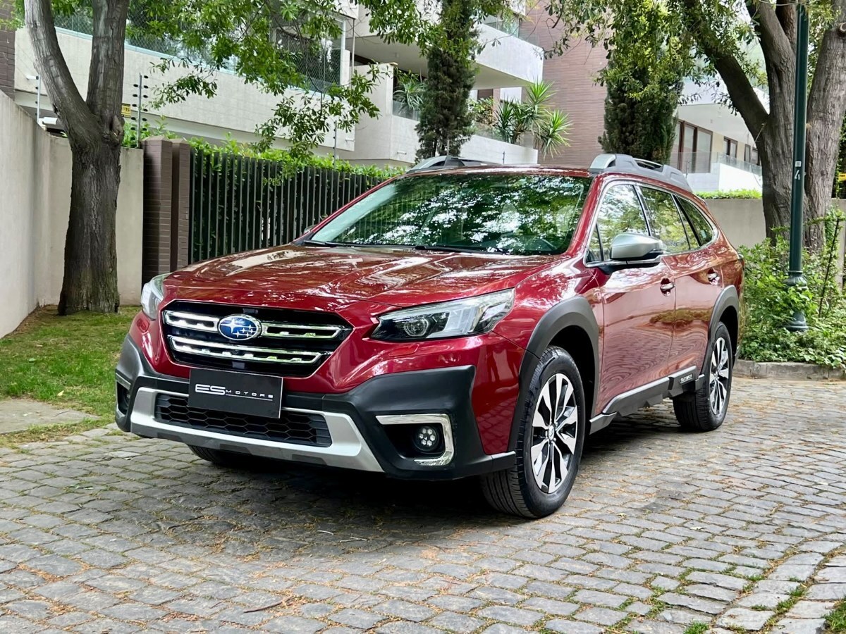 SUBARU OUTBACK TOURING 2.4 CVT 2024 UN DUEÑO MANTENIMIENTO EN LA MARCA - FULL MOTOR