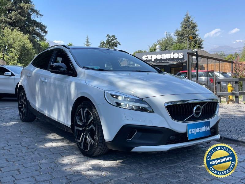 VOLVO V40 CROSS COUNTRY 2018 INSCRIPTION T5 AWD - ExpoAutos