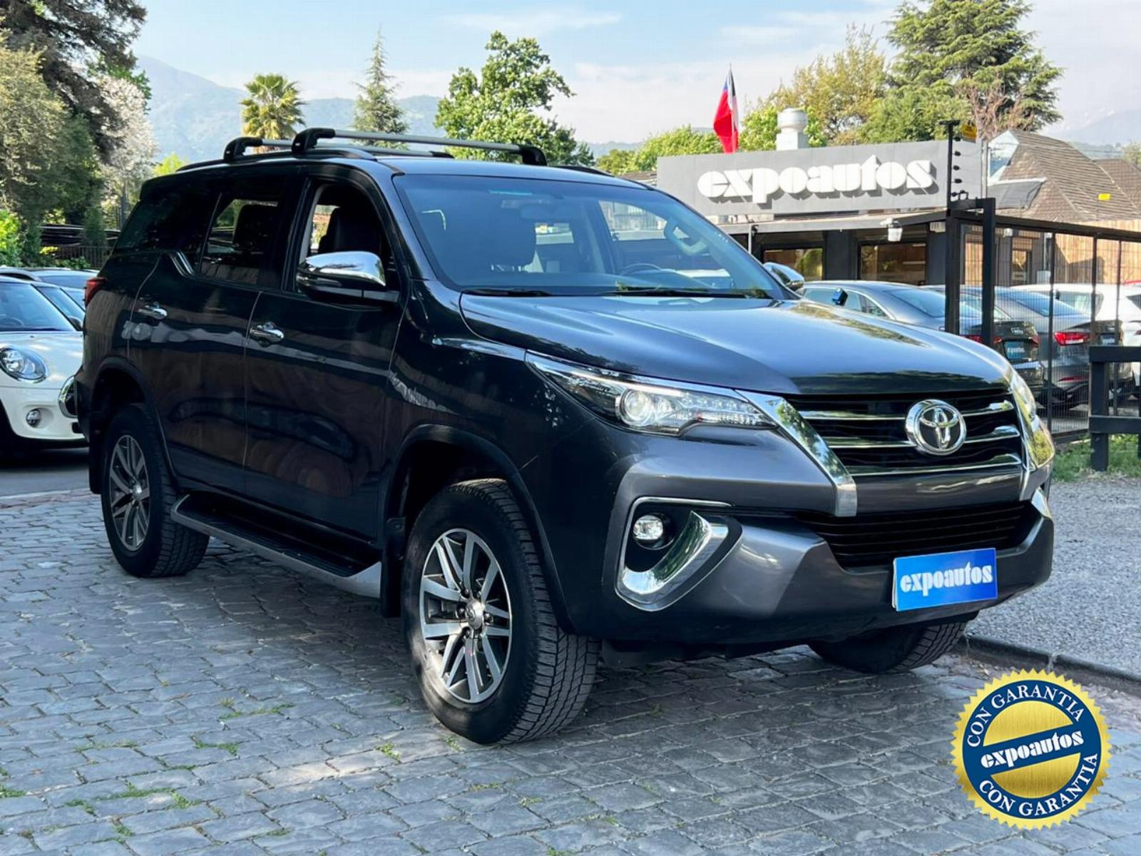 TOYOTA FORTUNER SRX 2.7  2018 TRES CORRIDAS DE ASIENTOS UN DUEÑO - ExpoAutos
