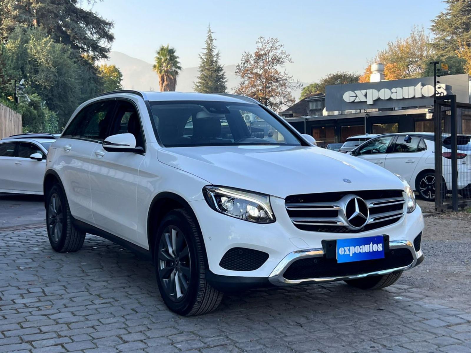 MERCEDES-BENZ GLC 220D 2.1 4MATIC 2018 MANTENIMIENTO EN LA MARCA UN DUEÑO - FULL MOTOR