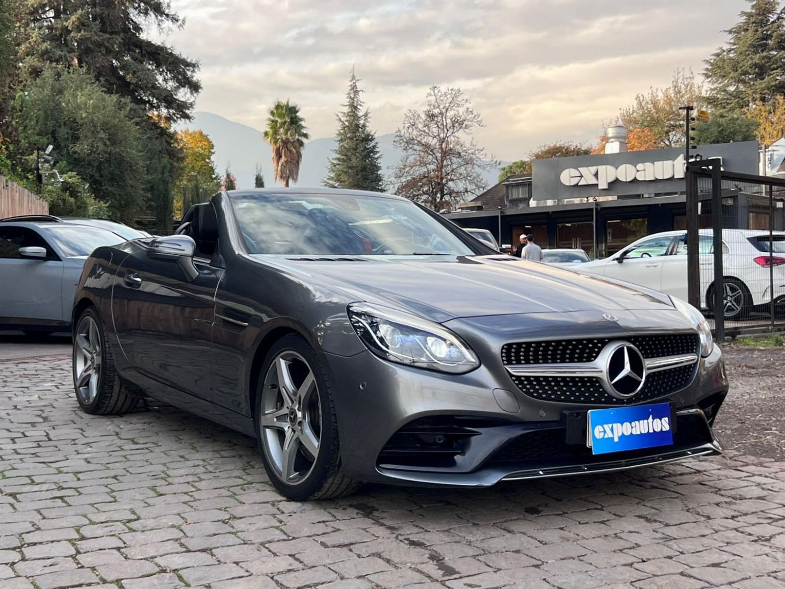 MERCEDES-BENZ SLC 300 CABRIO 2.0 TURBO 2018 MANTENIMIENTO AL DÍA - ExpoAutos