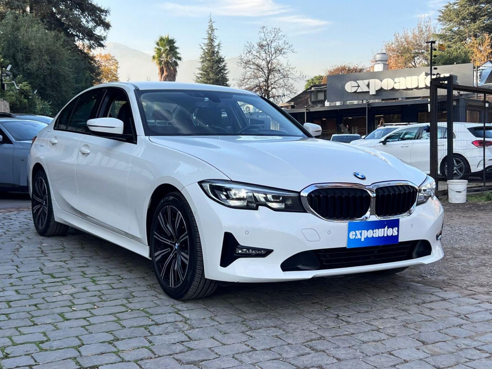 BMW 320 2.0 URBAN  2020 MANTENIMIENTO EN LA MARCA  - ExpoAutos