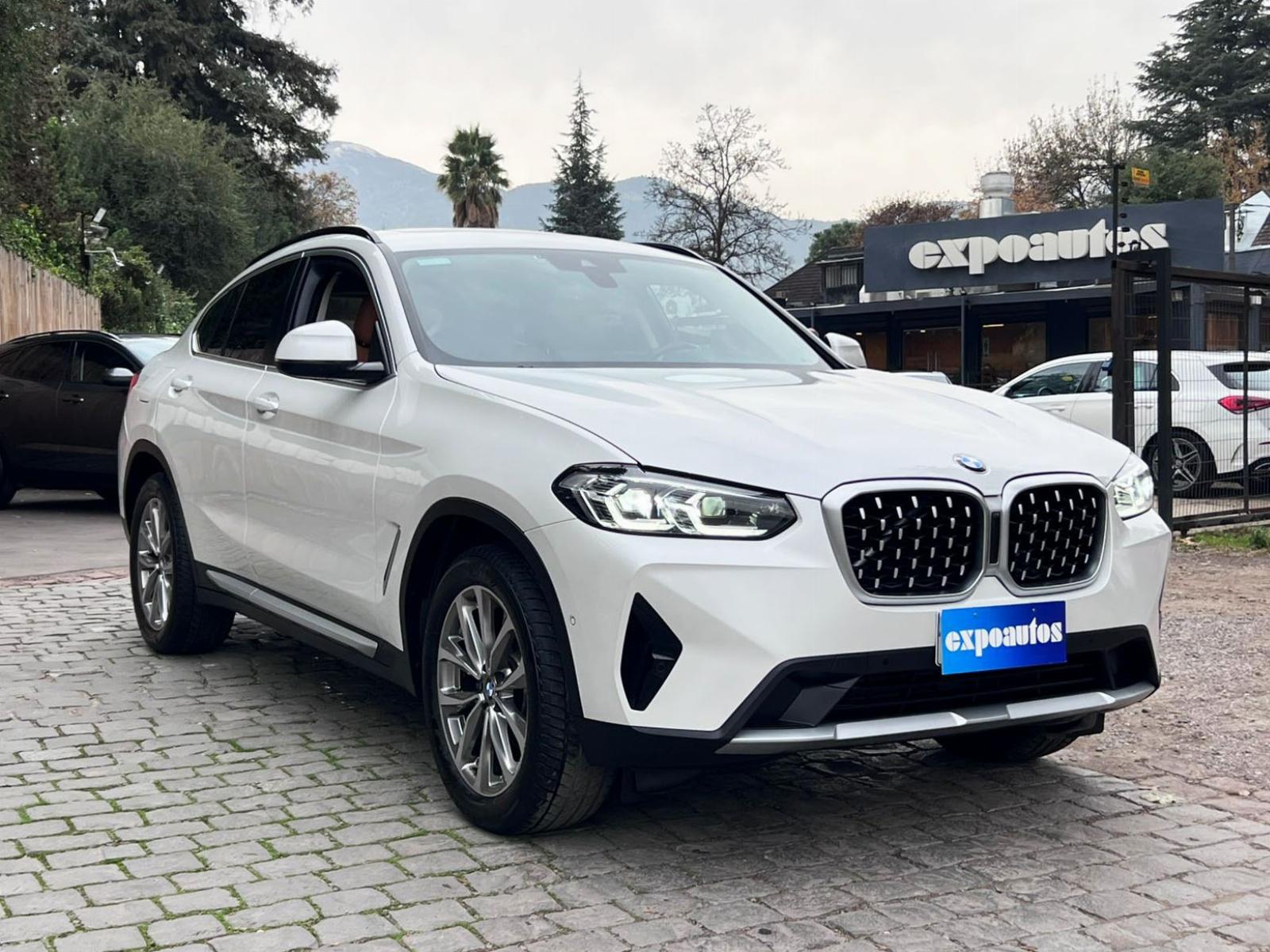 BMW X4 20i xDRIVE 2024 MANTENIMIENTO SIN COSTO UN DUEÑO - ExpoAutos