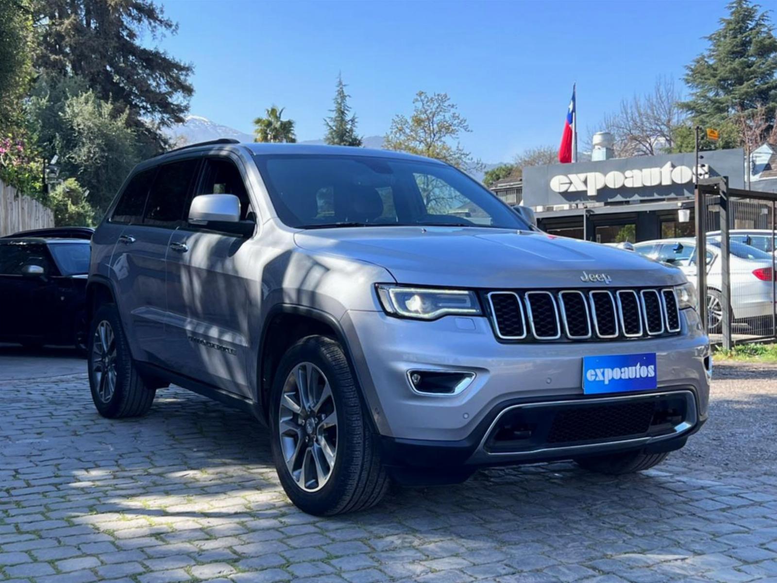 JEEP GRAND CHEROKEE LIMITED  3.6 4x4 2019 MANTENIMIENTO EN LA MARCA  - 