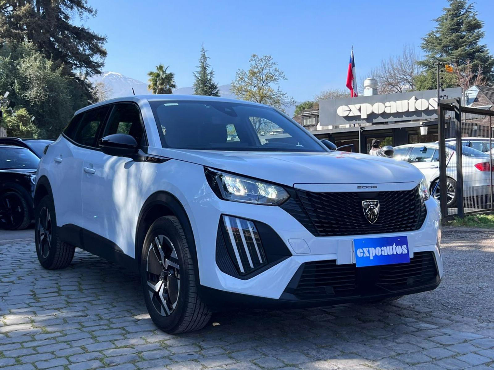 PEUGEOT 2008 HÍBRIDO STYLE 1.2 AT  2025 ÚNICO DUEÑO - ExpoAutos