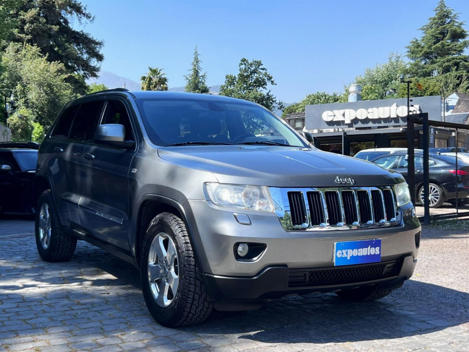 JEEP GRAND CHEROKEE LAREDO 3.6 4WD 2012 MANTENIMIENTO AL DÍA - FULL MOTOR