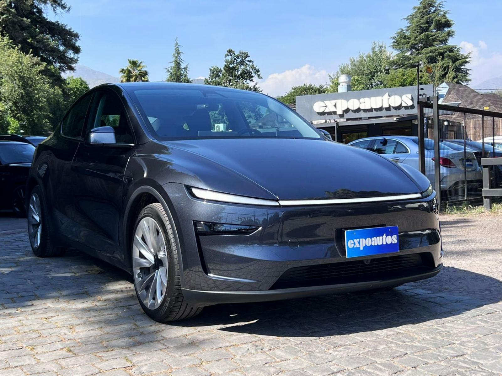 TESLA MODEL Y Long Range Dual Motor AWD 2025 GARANTÍA UN DUEÑO EQUIPO EXTRA - FULL MOTOR