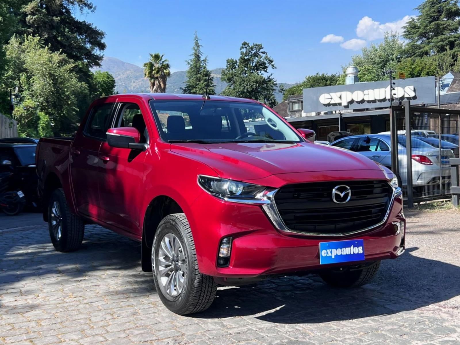 MAZDA BT-50 CORE 4X4 3.0 AT 2022 FACTURABLE MANTENIMIENTO EN LA MARCA - FULL MOTOR
