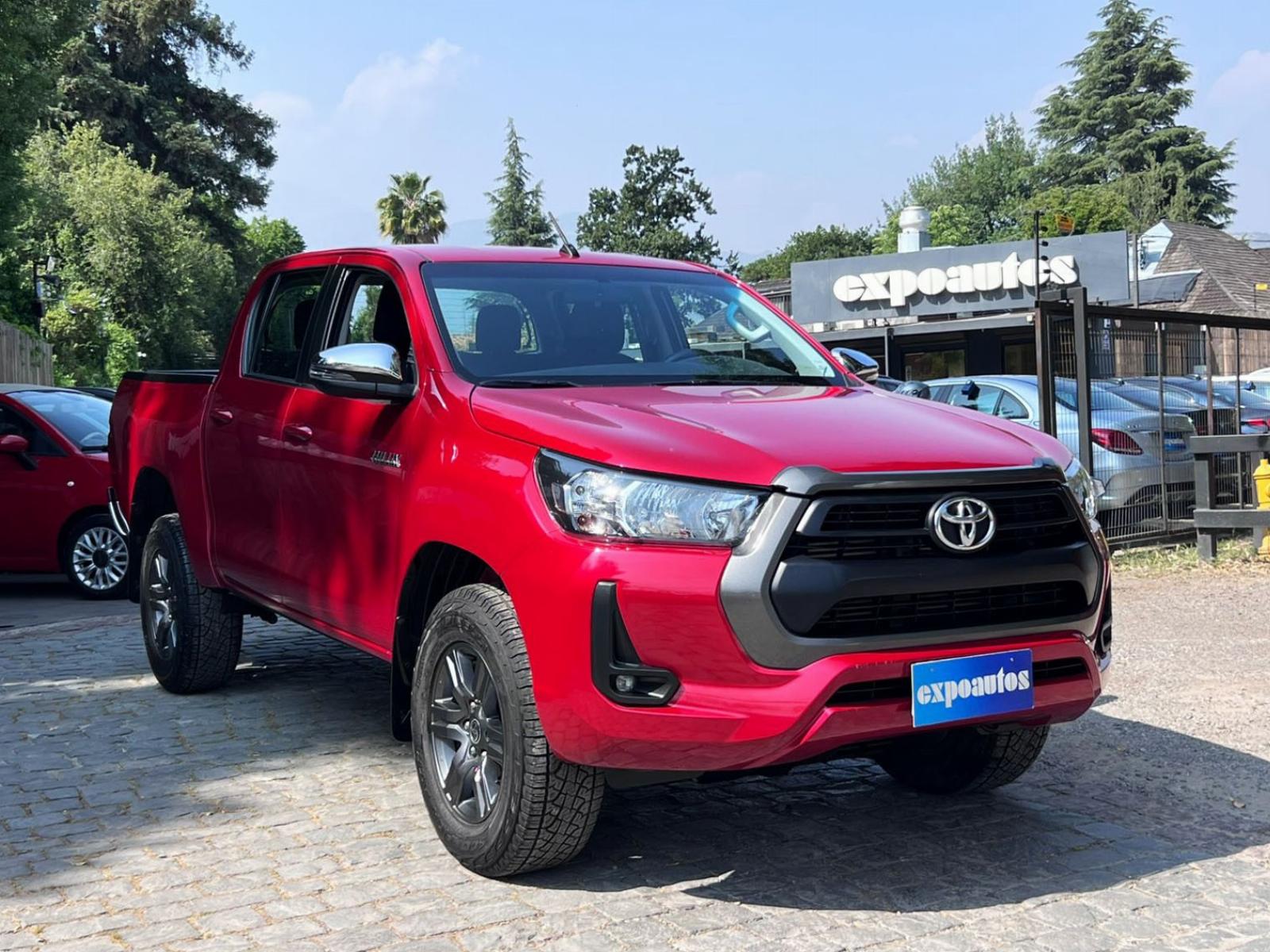 TOYOTA HILUX SR 2.4 MT 4x2 2022 FACTURABLE ÚNICO DUEÑO - FULL MOTOR