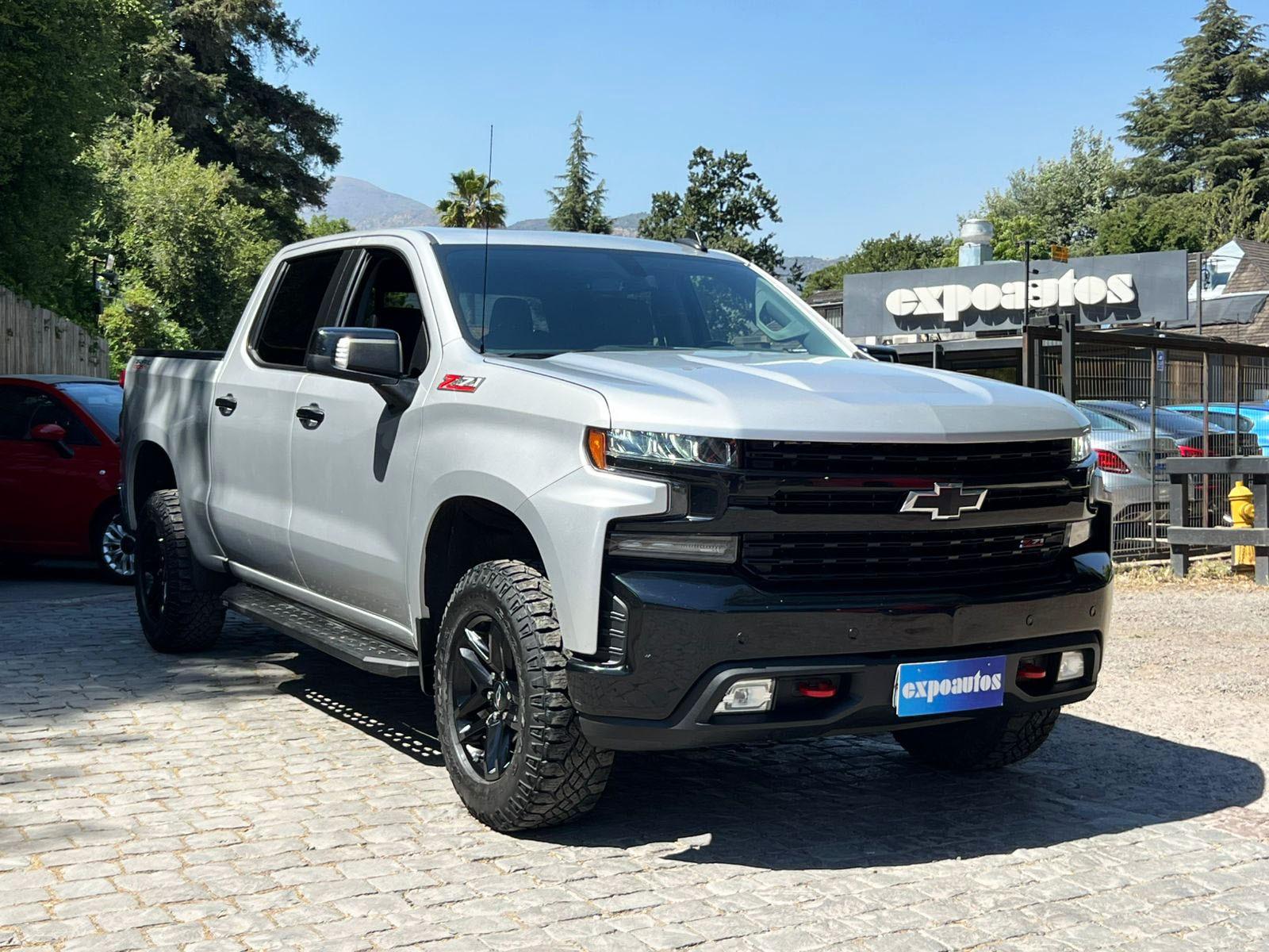 CHEVROLET SILVERADO LT 5.3 TRAIL BOSS 2022 FACTURABLE MANTENIMIENTO EN LA MARCA - FULL MOTOR