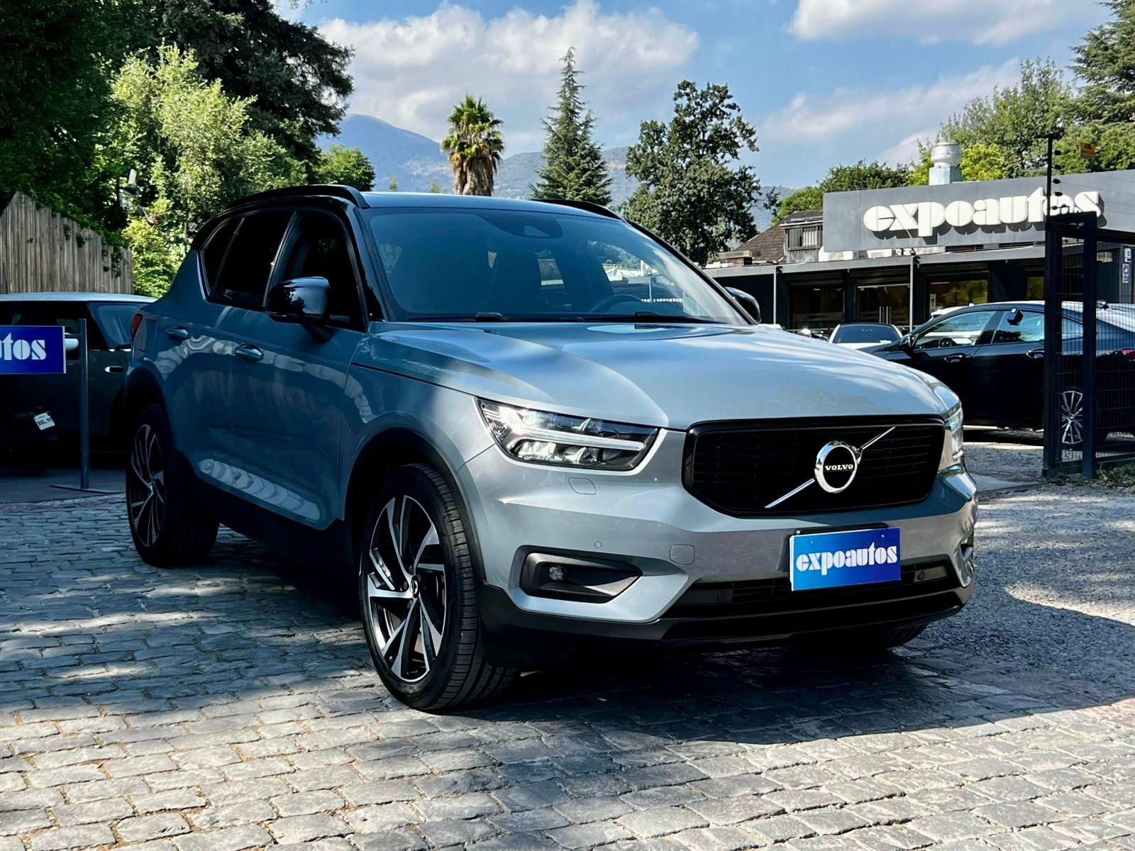 VOLVO XC40 T5 R-DESIGN PLUS AWD 2020 MANTENIMIENTO EN LA MARCA UN DUEÑO - FULL MOTOR