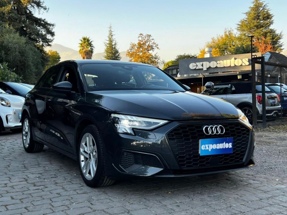 AUDI A3 SPORTBACK 35 TFSI 1.4T 2023 MANTENIMIENTO EN LA MARCA UN DUEÑO - FULL MOTOR