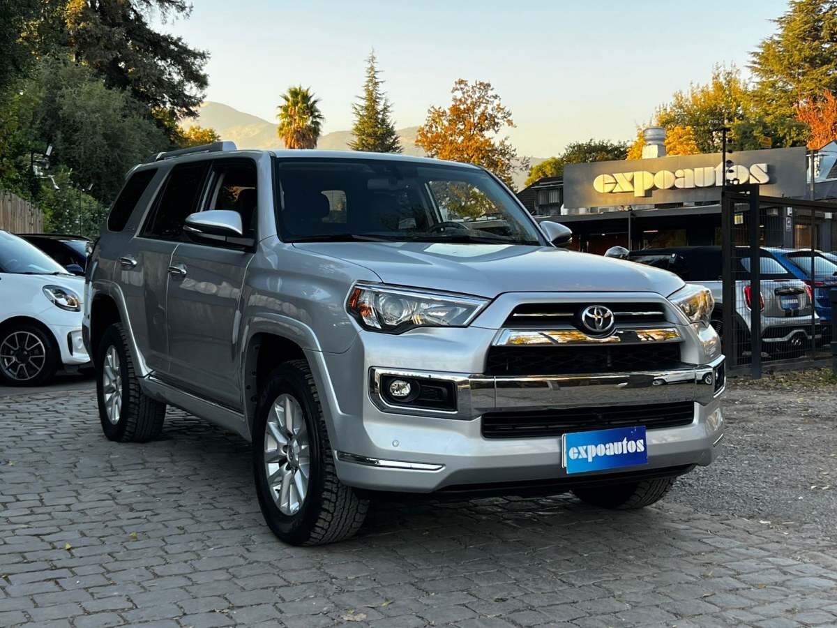TOYOTA 4 RUNNER LIMITED 4X4 4.0 2023 GARANTÍA DE FÁBRICA VIGENTE - FULL MOTOR