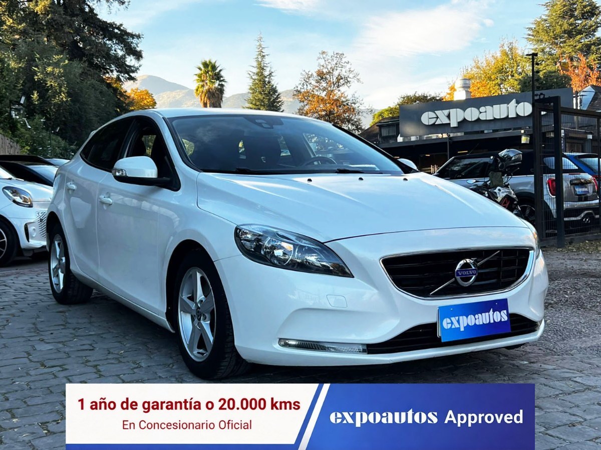 VOLVO V40 1.6 T4 COMFORT AT 2015 MANTENIMIENTO AL DIA - FULL MOTOR