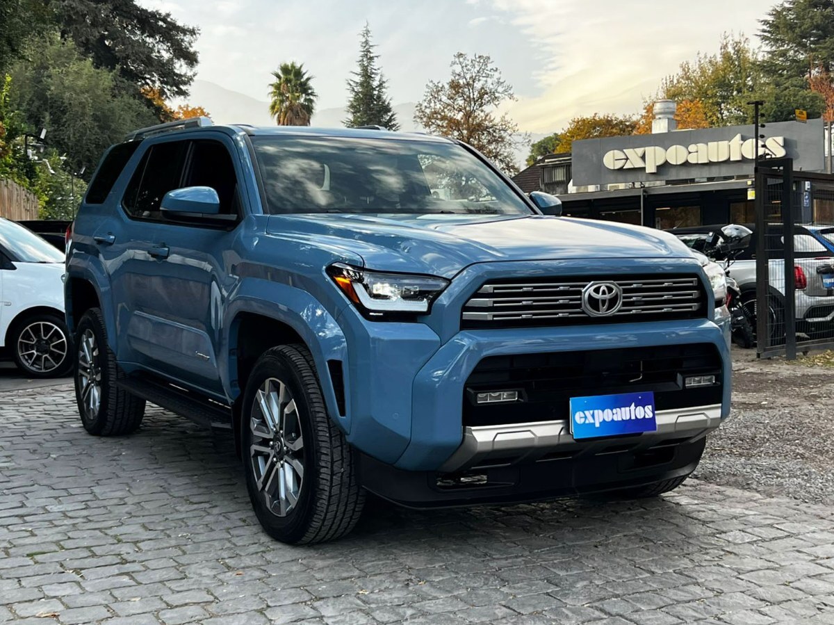 TOYOTA 4 RUNNER LIMITED 2.4 2026 GARANTÍA DE FÁBRICA VIGENTE - FULL MOTOR