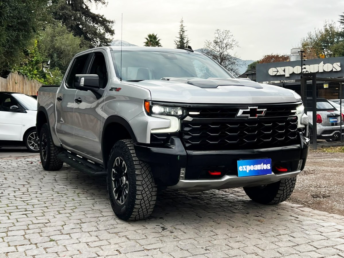 CHEVROLET SILVERADO ZR2 6.2 2023 DESCUENTA IVA - FULL MOTOR
