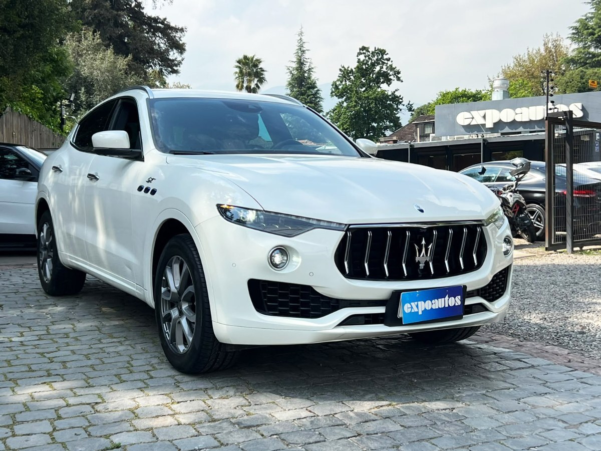 MASERATI LEVANTE GT HYBRID AWD 2.0 2024 GARANTÍA DE FÁBRICA VIGENTE UN DUEÑO - FULL MOTOR