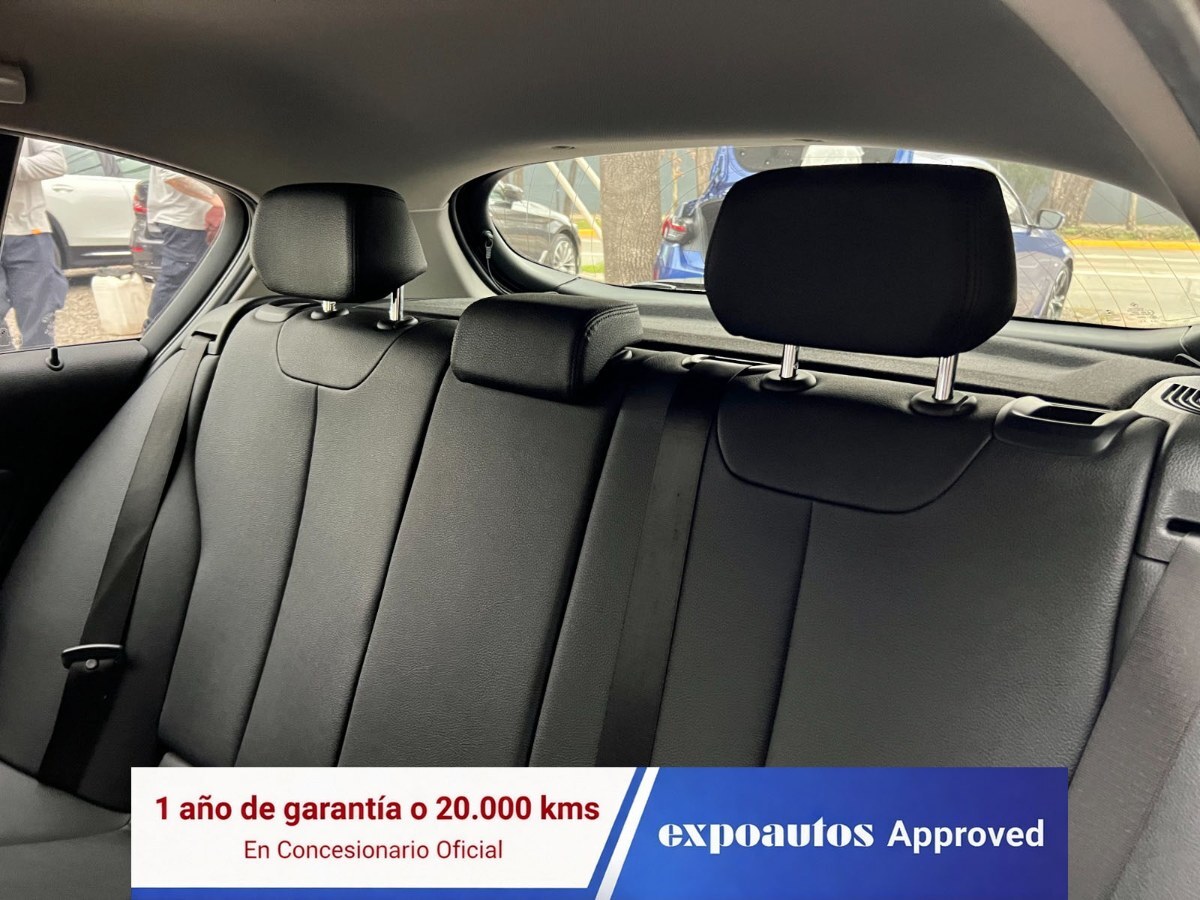 BMW 120 — foto 22 de 26