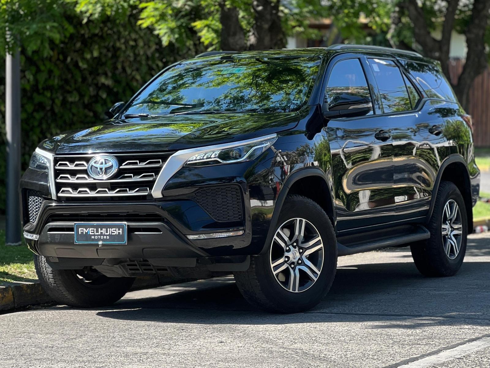TOYOTA FORTUNER SR5  4X2 2022 EXCELENTE OPORTUNIDAD  - FM MOTORS