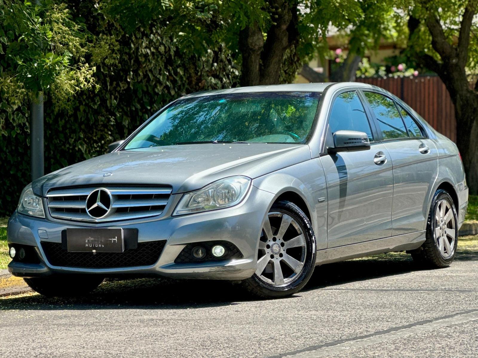 MERCEDES-BENZ C180 1.8 C CGI Blue Efficiency 2012 EXCELENTE OPORTUNIDAD  - FM MOTORS