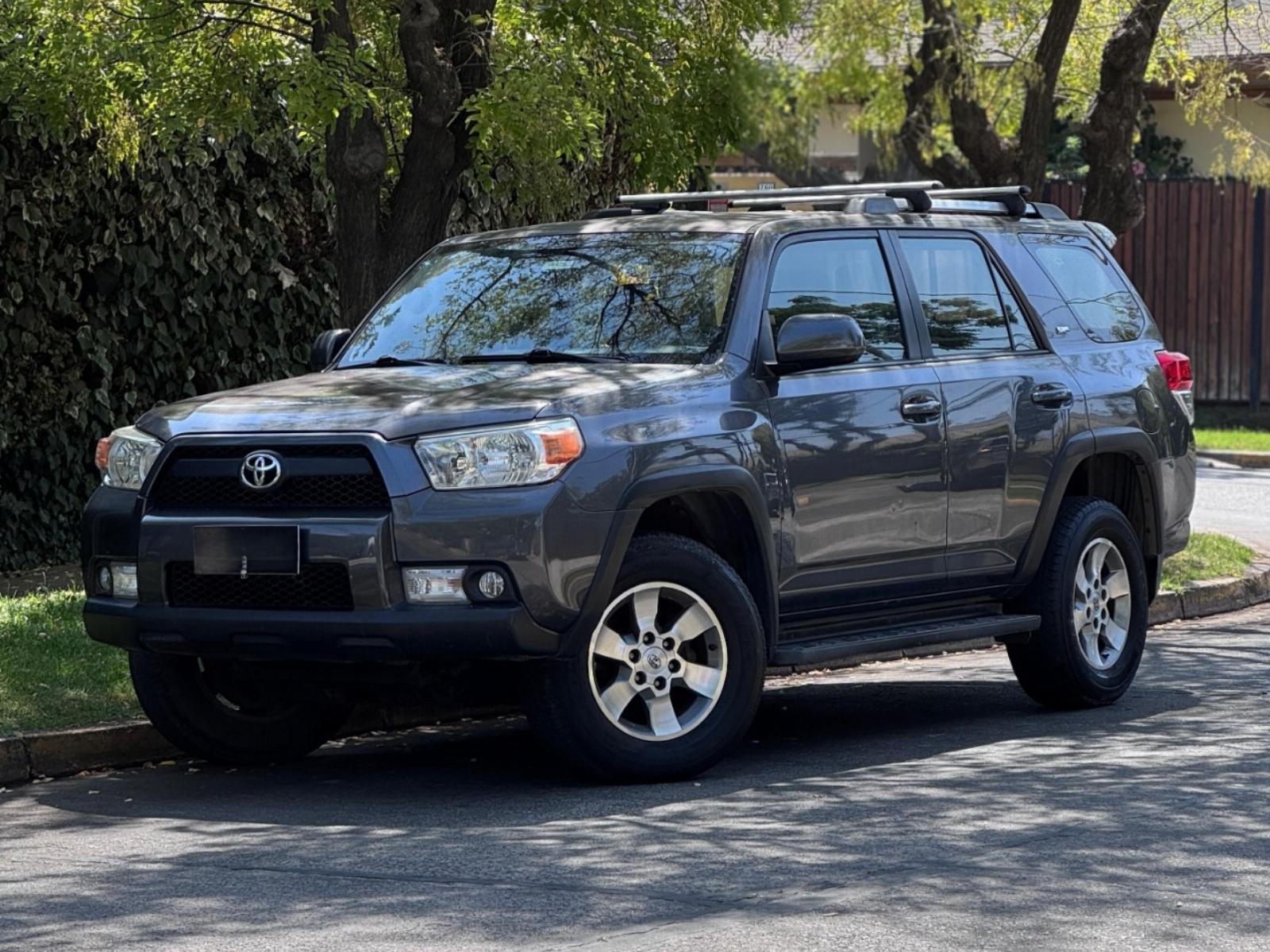 TOYOTA 4 RUNNER 4X4  4,0 2013 EXCELENTE OPORTUNIDAD  - FM MOTORS