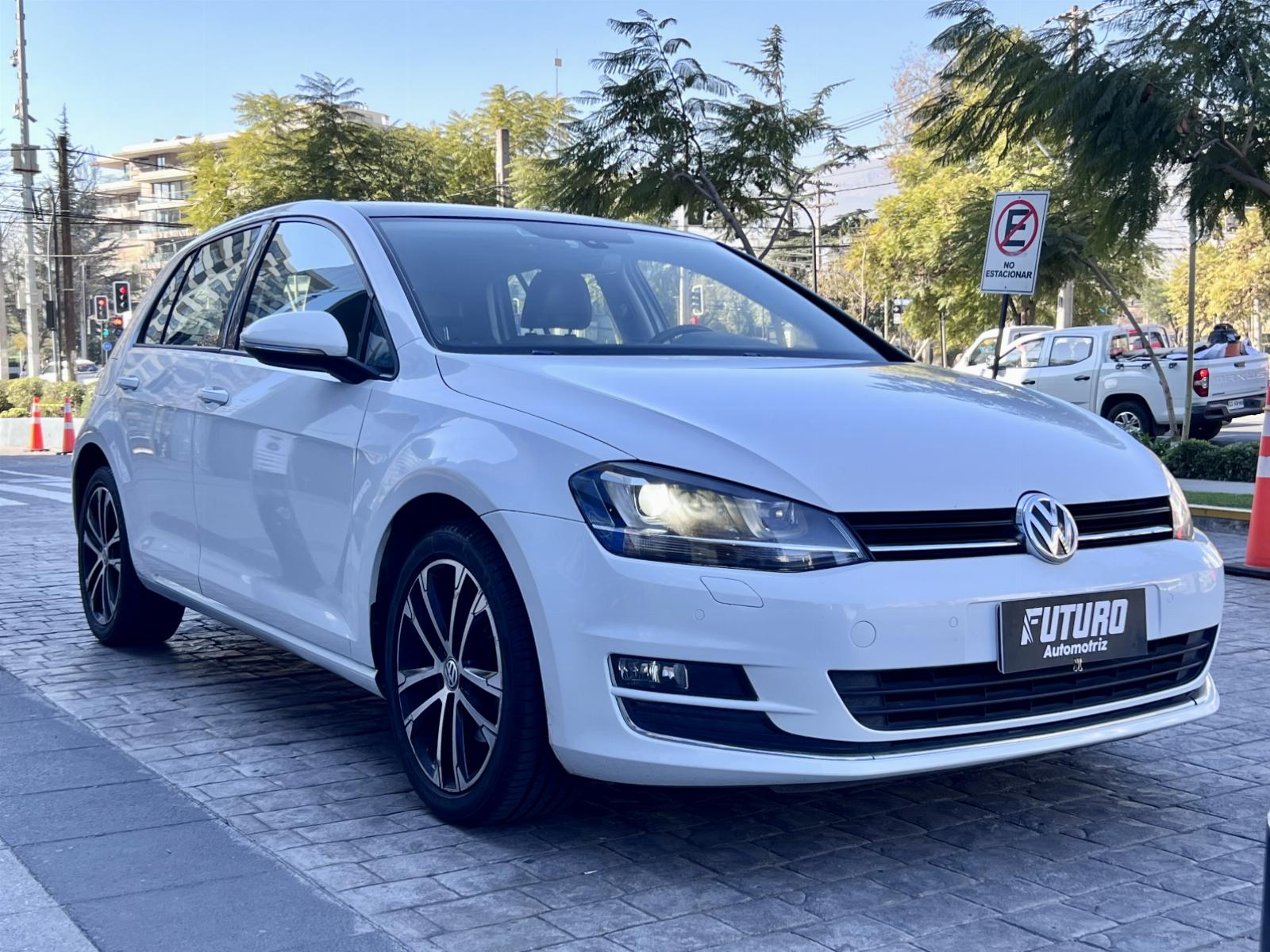 VOLKSWAGEN GOLF TSI AT SPORT PLUS 2018 UNICO DUEÑO - FULL MOTOR