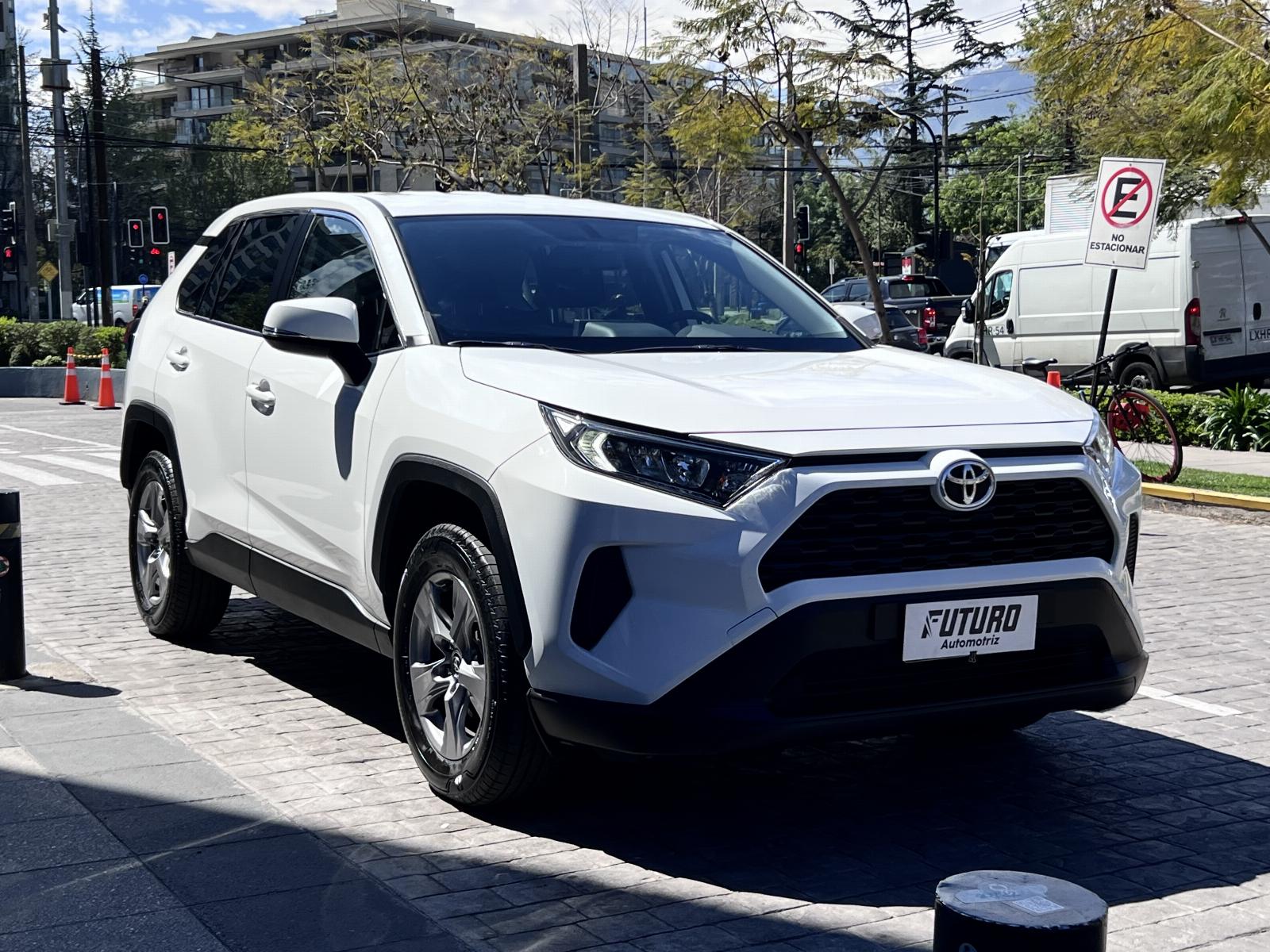 TOYOTA RAV 4 LE CVT 2.0 2025 UNICO DUEÑO - 