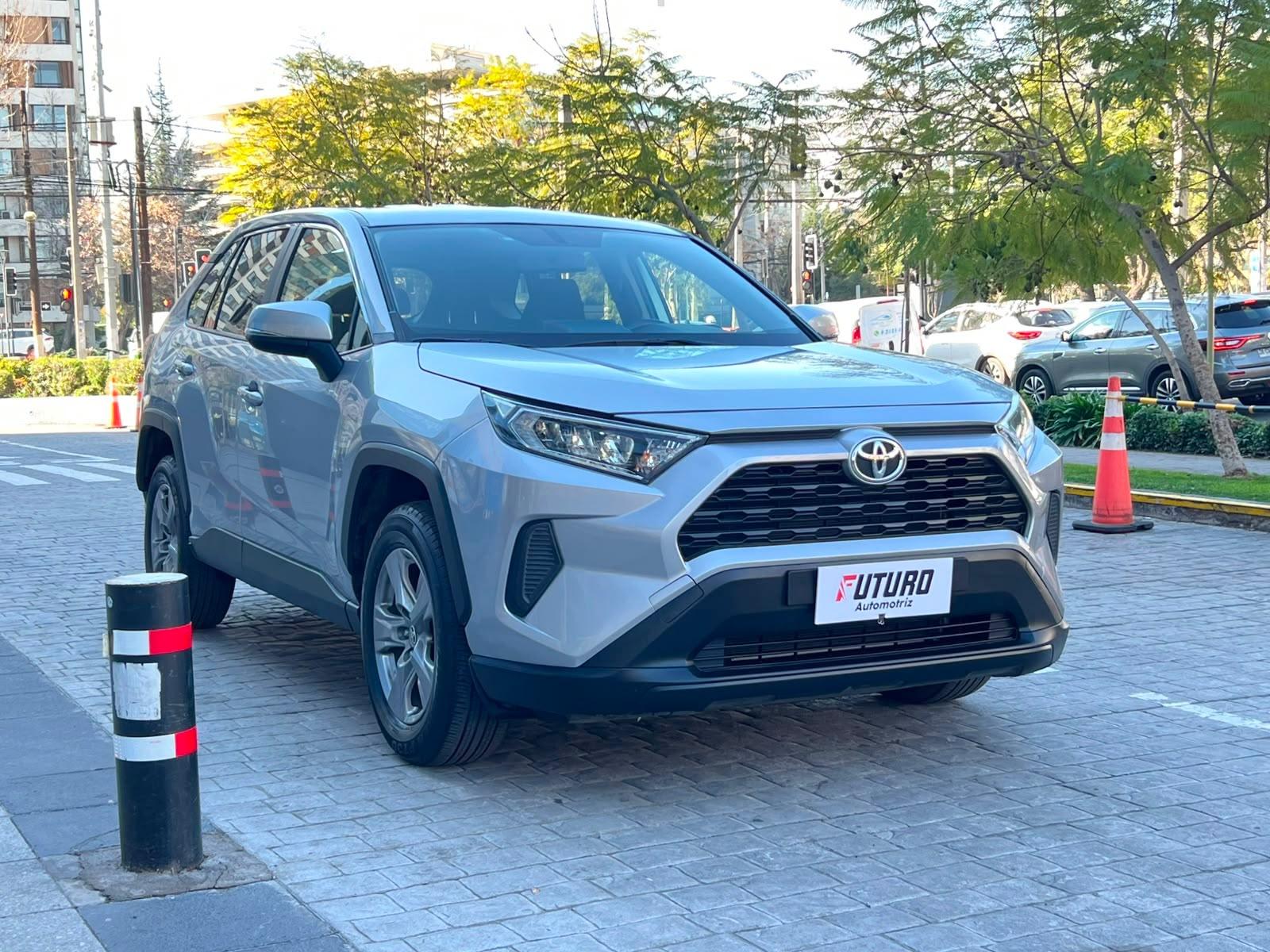 TOYOTA RAV 4 LE CVT 2.0 2024 UNICO DUEÑO - FULL MOTOR