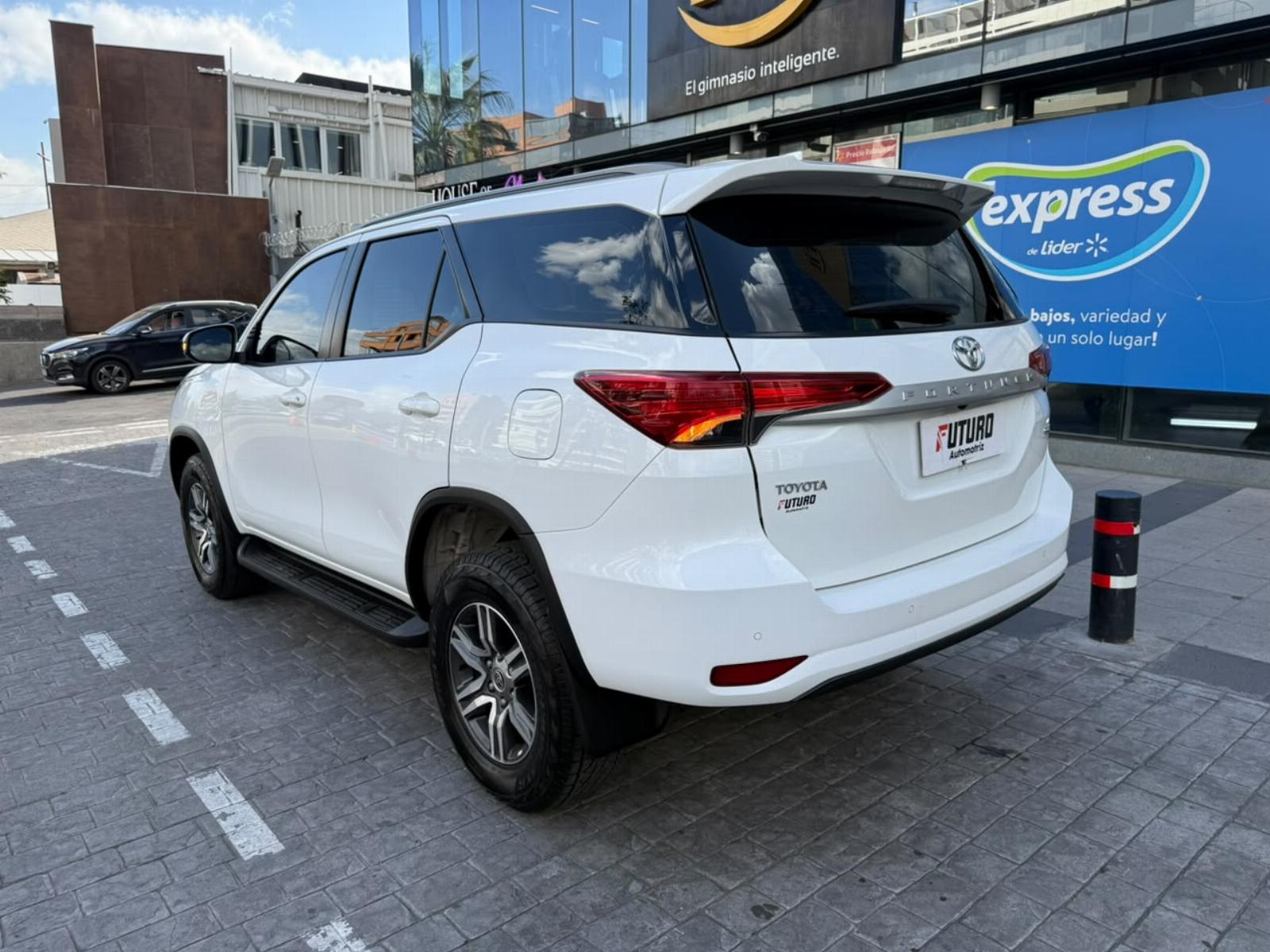 TOYOTA FORTUNER FORTUNER 2.7 TA 4X2 2025 UNICO DUEÑO - FULL MOTOR