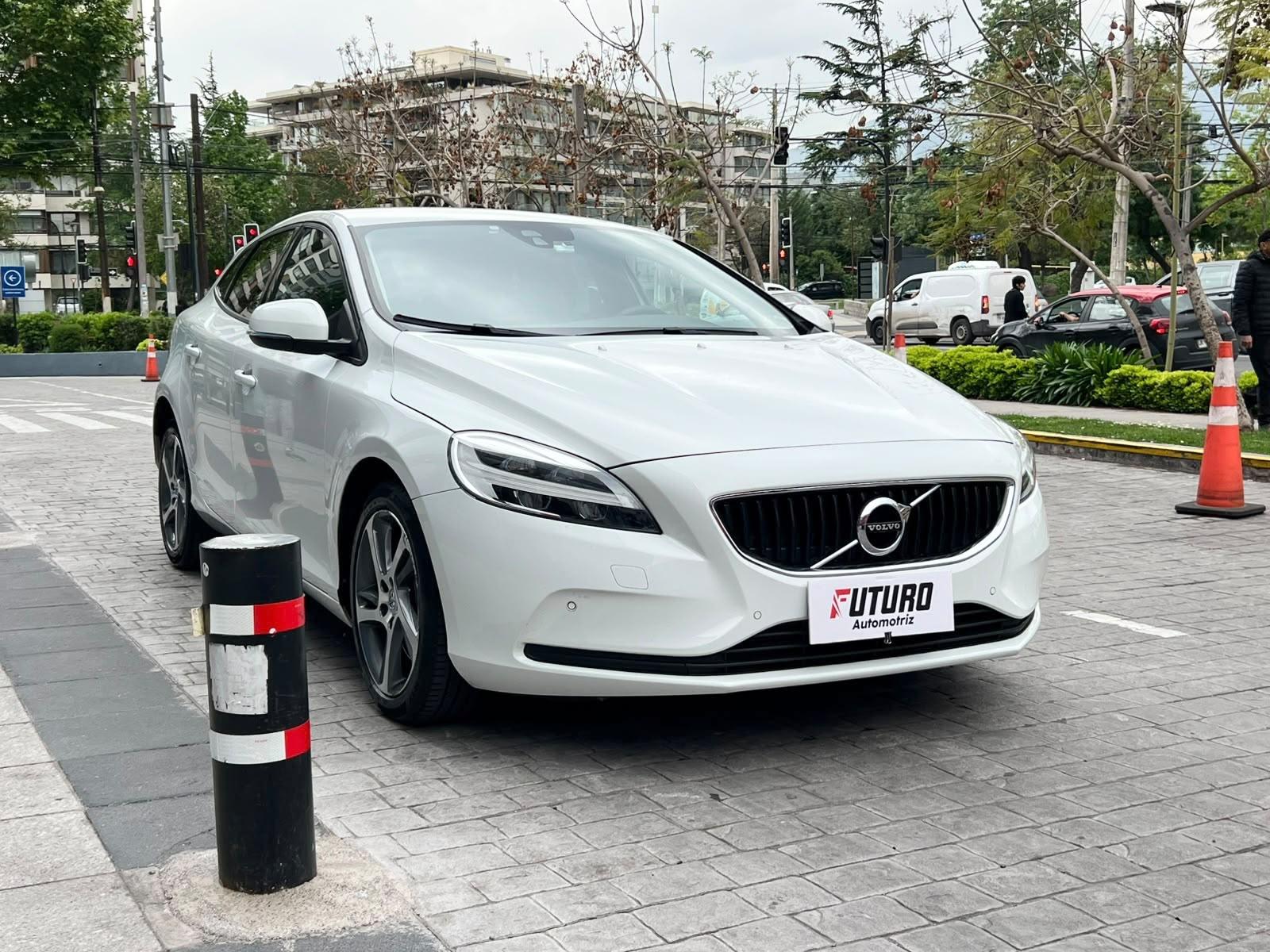 VOLVO V40 C D2 AUT 2020 - FULL MOTOR