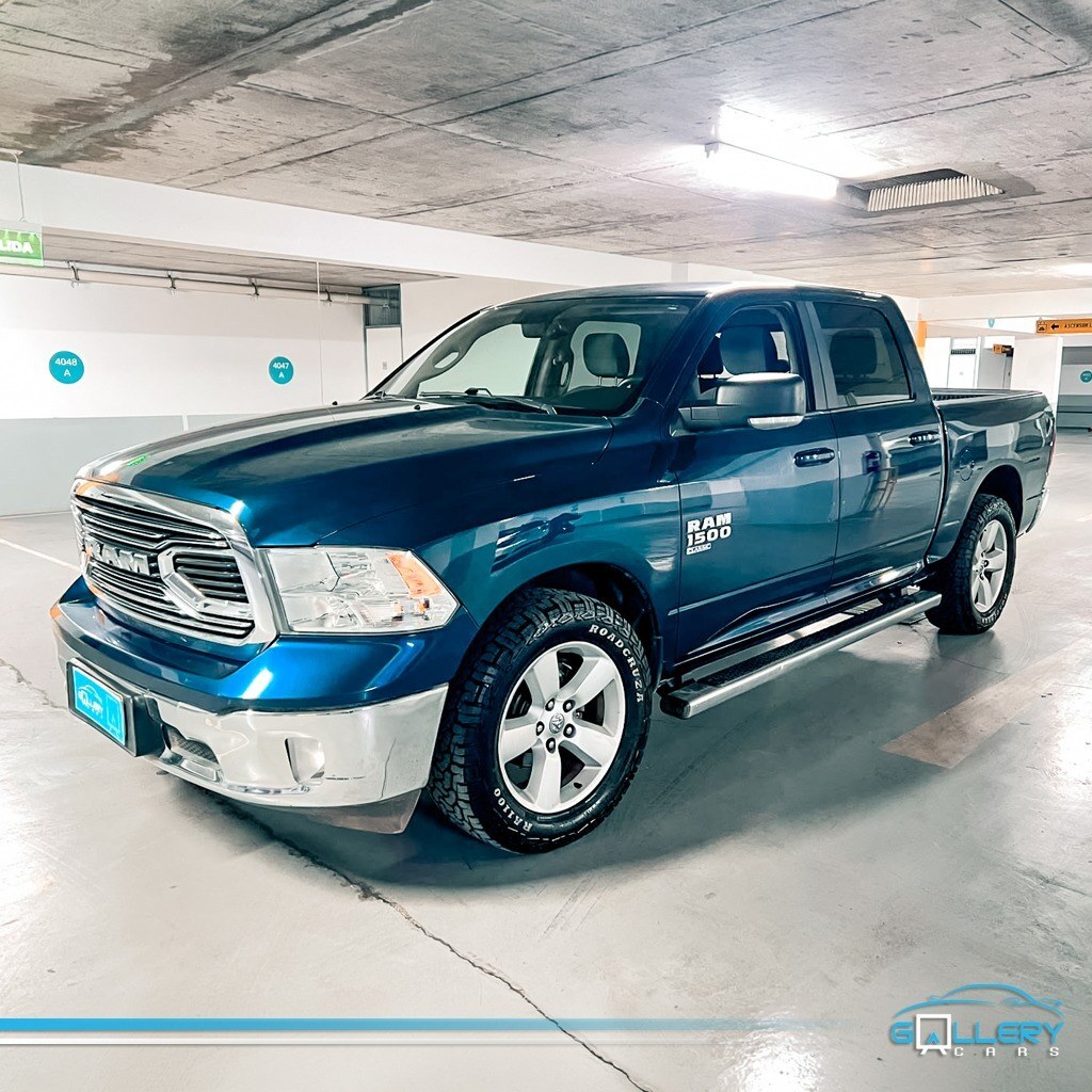 RAM 1500 SLT CLASSIC 2021 4X4, 6 ASIENTOS , CAJA 8 MARCHAS - FULL MOTOR