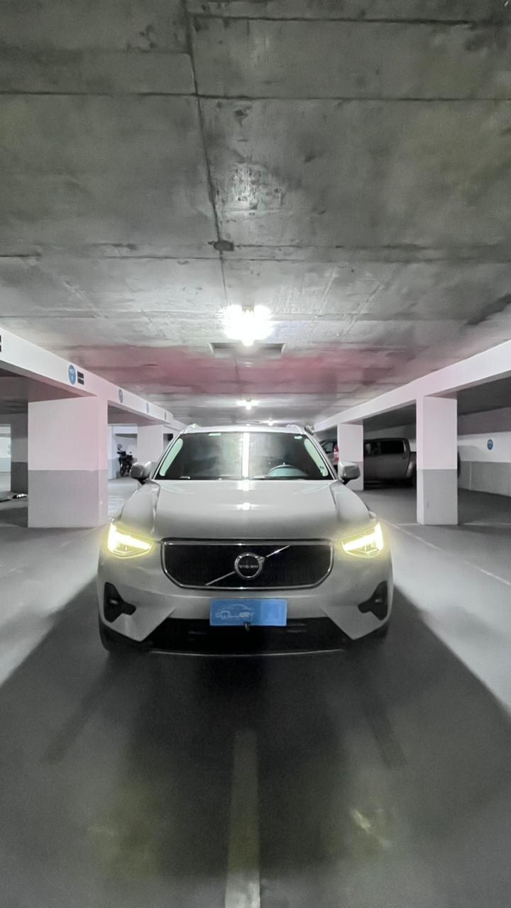 Volvo Xc40 B4 Plus 2.0 Aut — foto 2 de 10