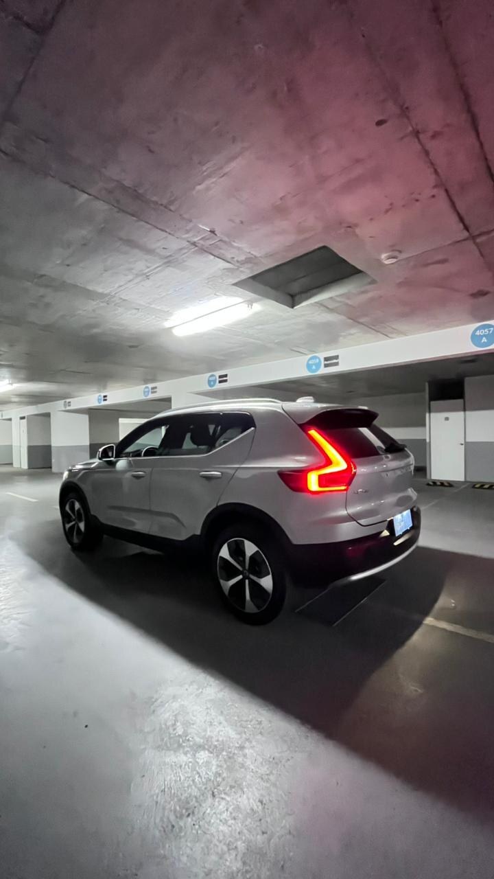 Volvo Xc40 B4 Plus 2.0 Aut — foto 3 de 10