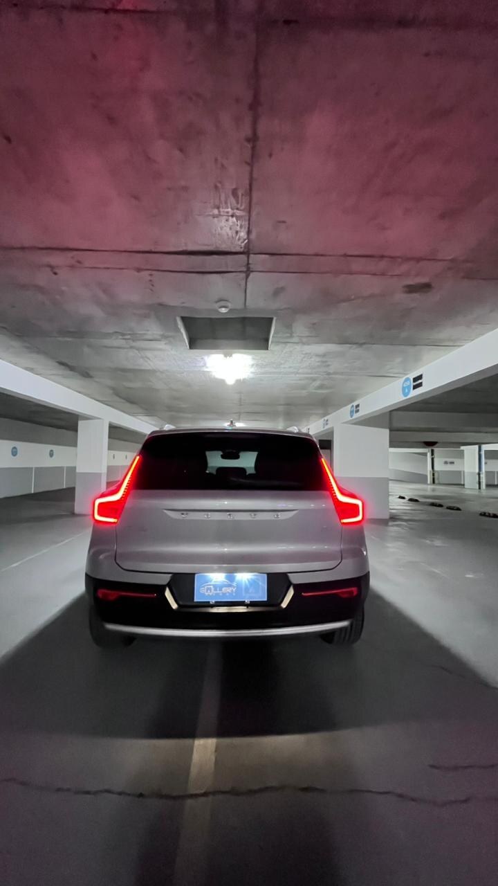 Volvo Xc40 B4 Plus 2.0 Aut — foto 5 de 10