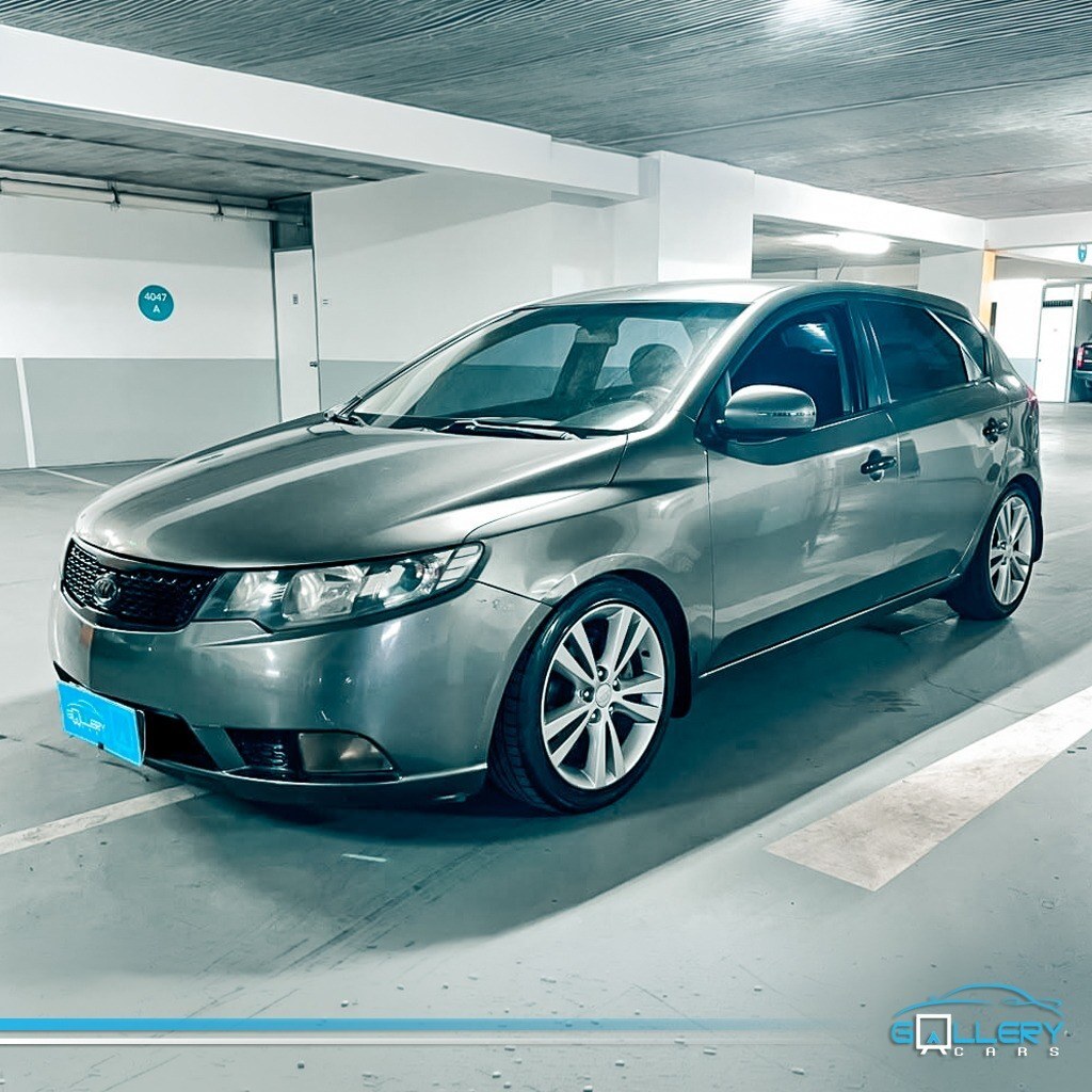 KIA CERATO 5 SX 1.6 2011 VERSION SX,EXCELENTE ESTADO,SENSOR DE RETROCESO - FULL MOTOR