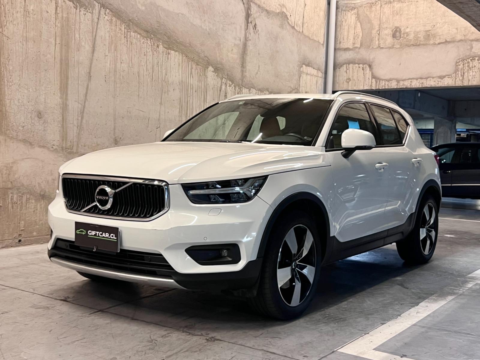 VOLVO XC40 MOMENTUM T5 AWD  2018 MANTENIMIENTO AL DÍA - GiftCar