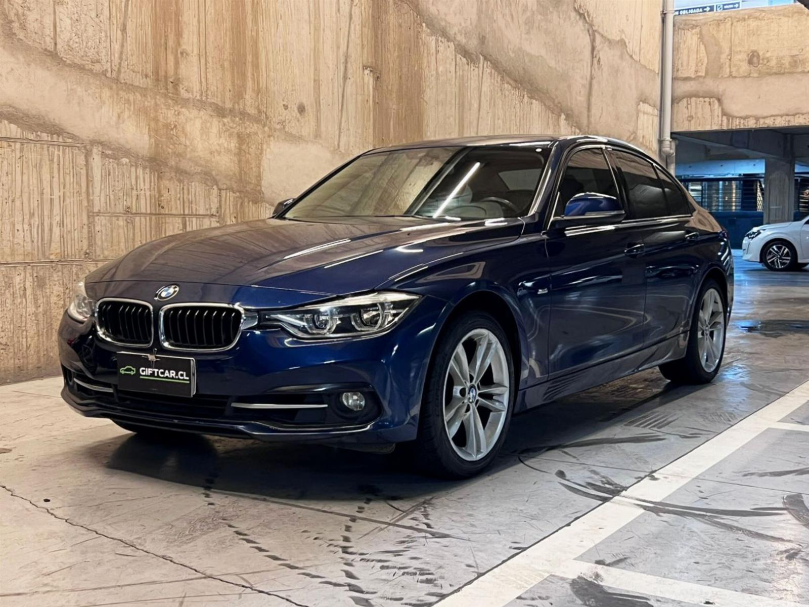 BMW 318 SPORT LINE 2018 MANTENIMIENTO AL DÍA - GiftCar