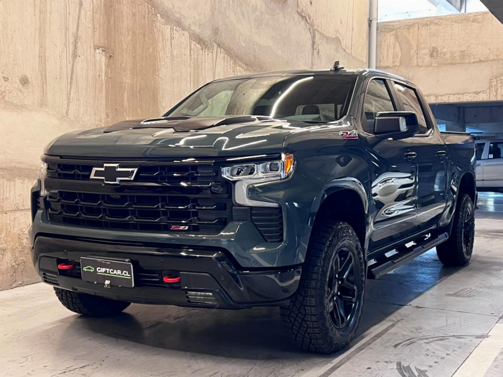 CHEVROLET SILVERADO TRAIL BOSS 5.3 2025 FACTURABLE GARANTÍA VIGENTE - 