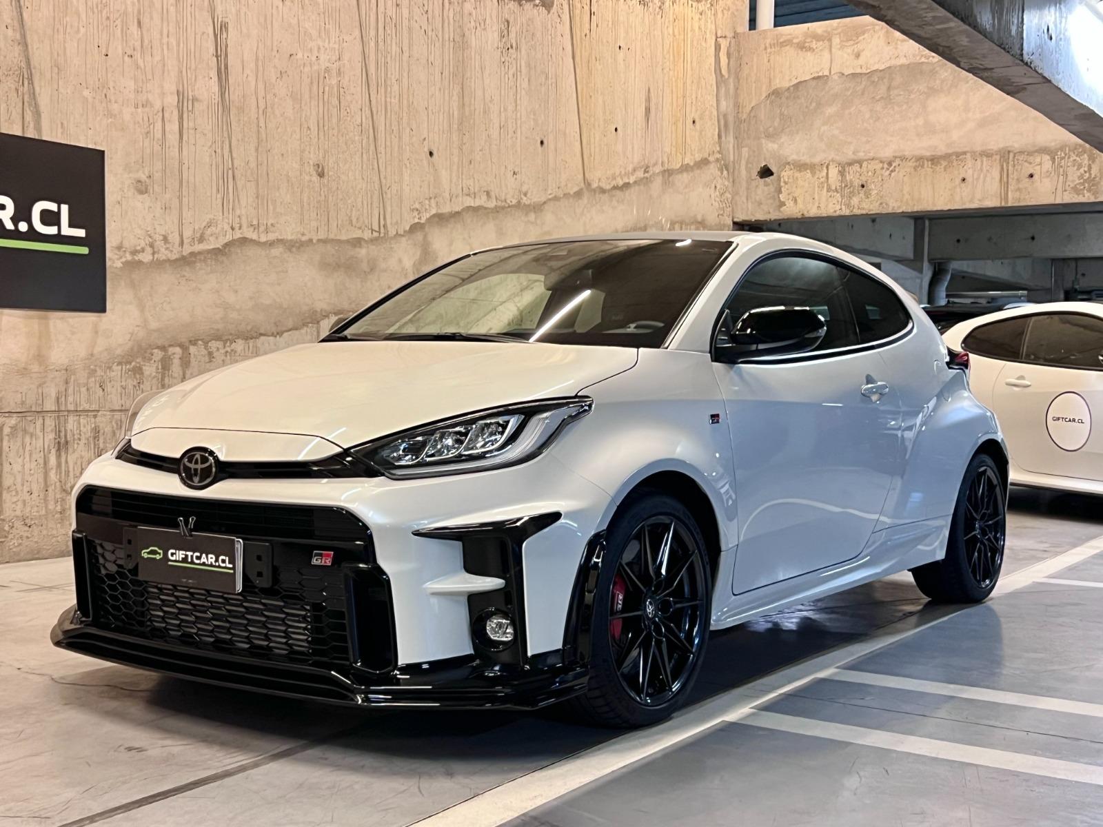 TOYOTA YARIS GR 1.6 TURBO 2022 ÚNICO DUEÑO AWD - 
