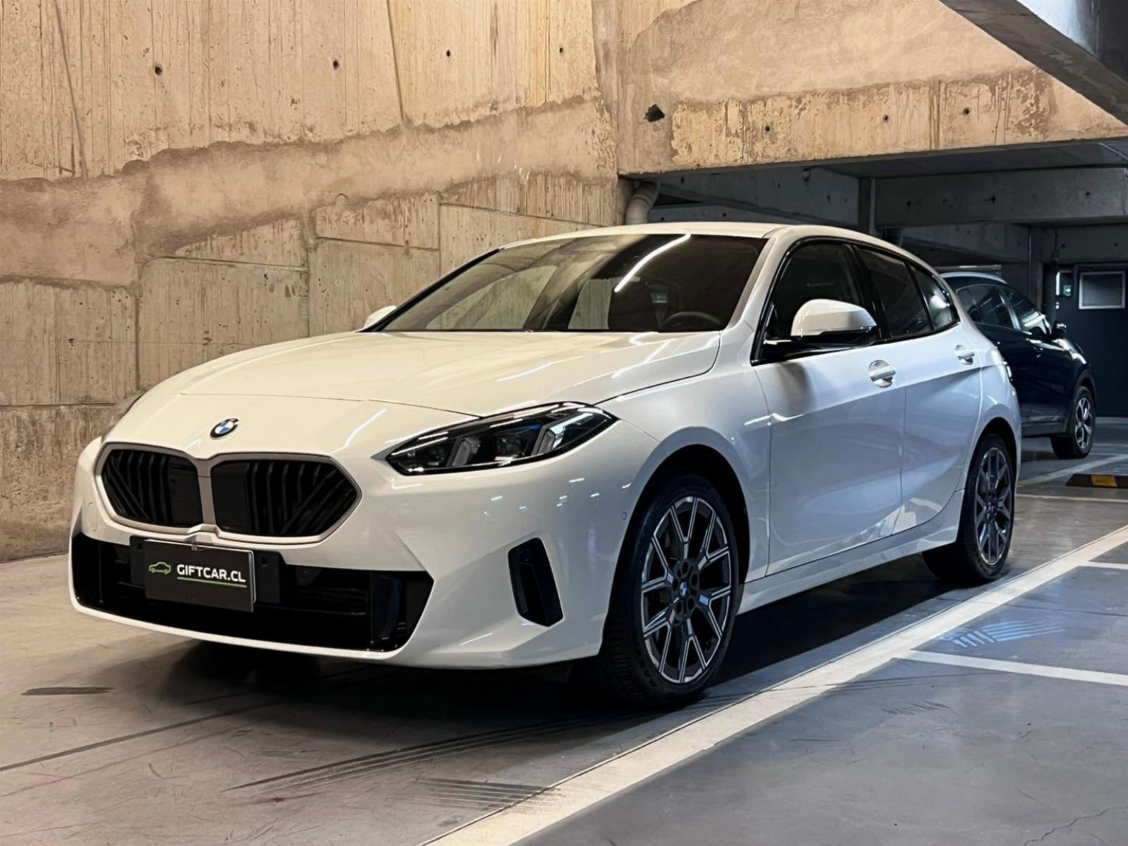 BMW 118 ÚNICO DUEÑO 2025 MANTENIMIENTO SIN COSTO - FULL MOTOR