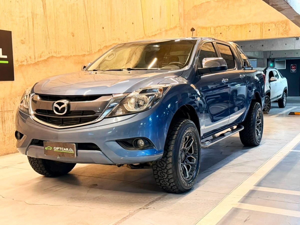 MAZDA BT-50 SDX 4X4 MT 2.2 2020 MANTENIMIENTO AL DÍA - FULL MOTOR